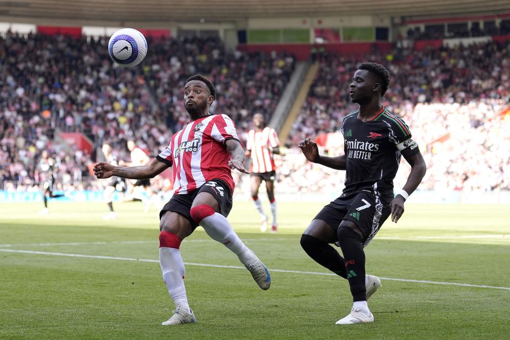 NBA：勇士主场狂胜灰熊 库里轰下45分